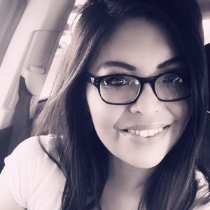 Meet your Posher, Desiree